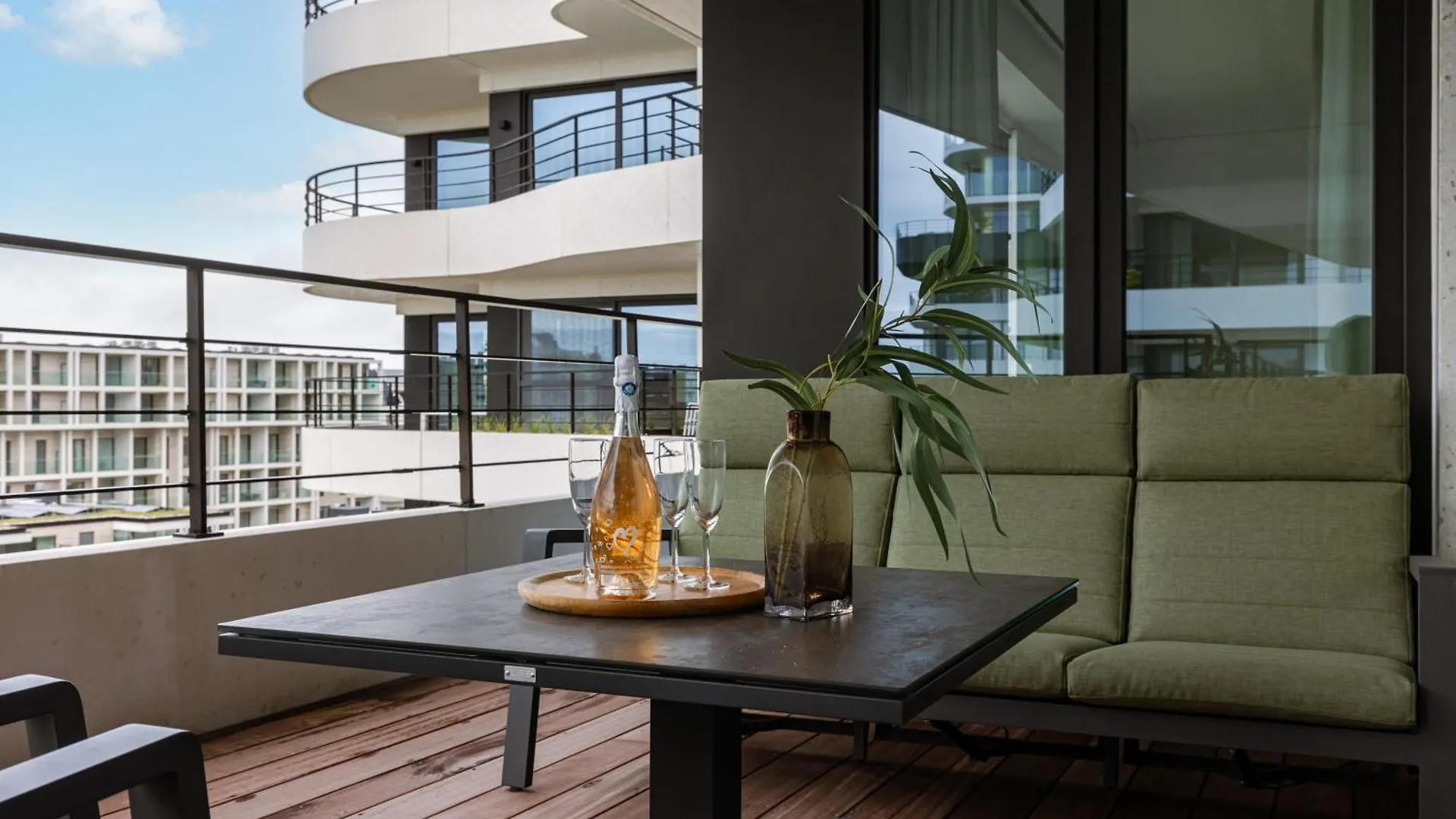 Huswell - Experience Coastal Luxury At Ostend 0*,  Belgium