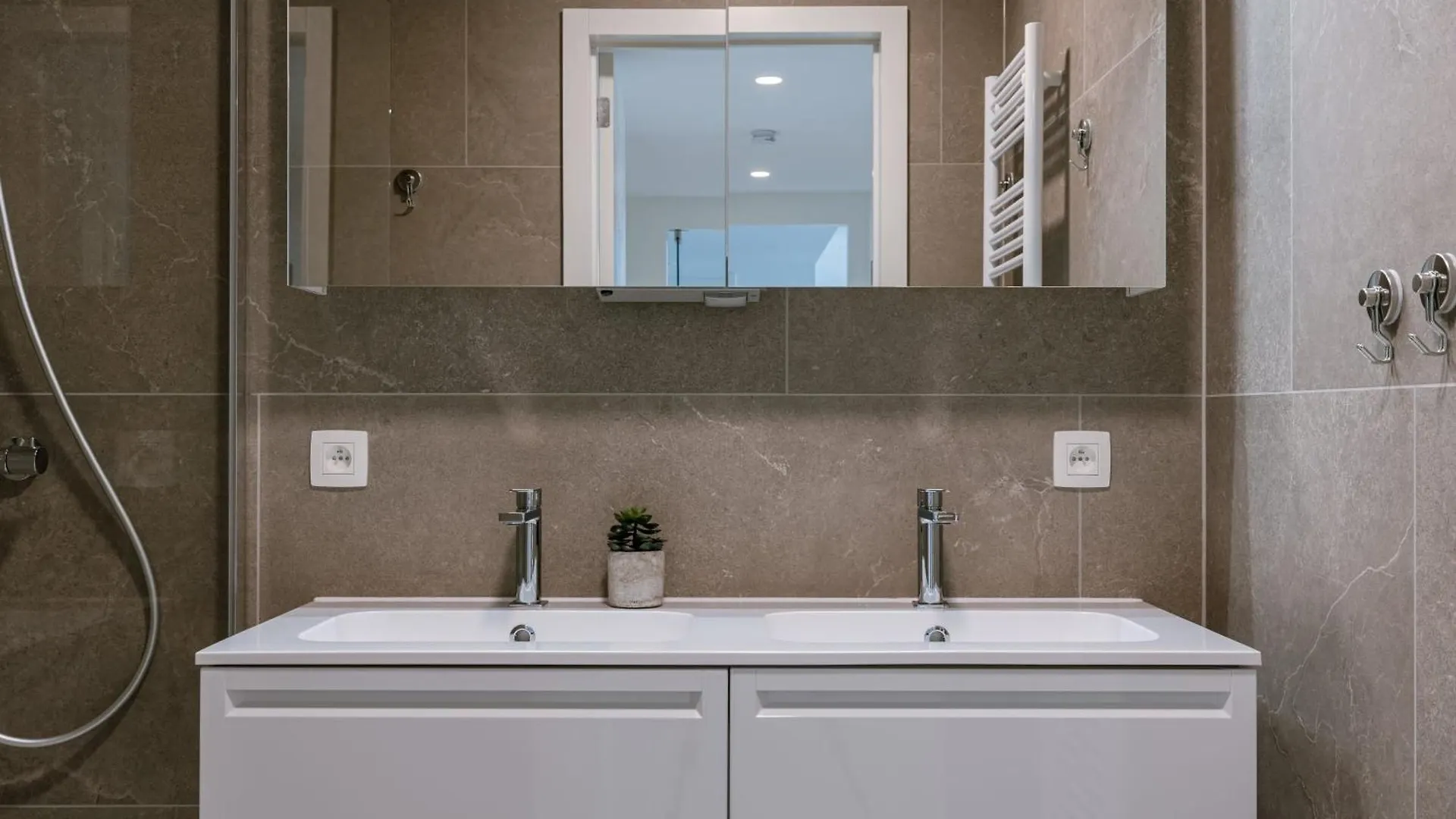 Huswell - Experience Coastal Luxury At Ostend