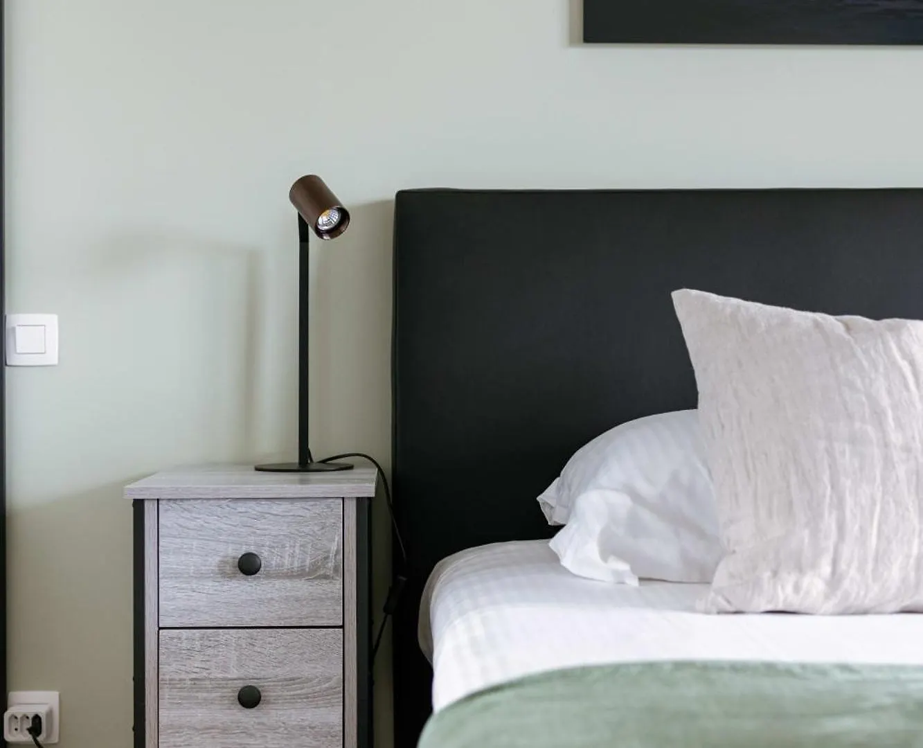 Huswell - Experience Coastal Luxury At Ostend Apartment